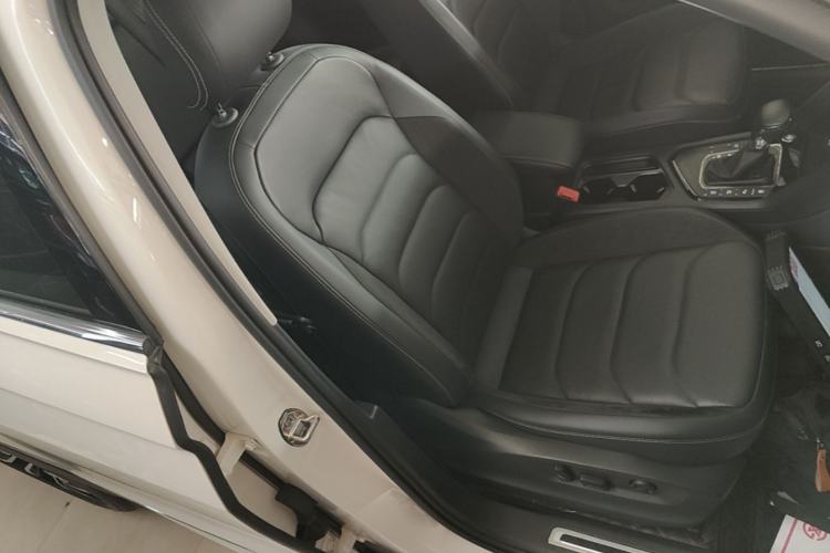 Used Volkswagen Tiguan L 2021 330TSI Automatic Two-Wheel Drive R-Line Enhanced Edition Right Front Seat
