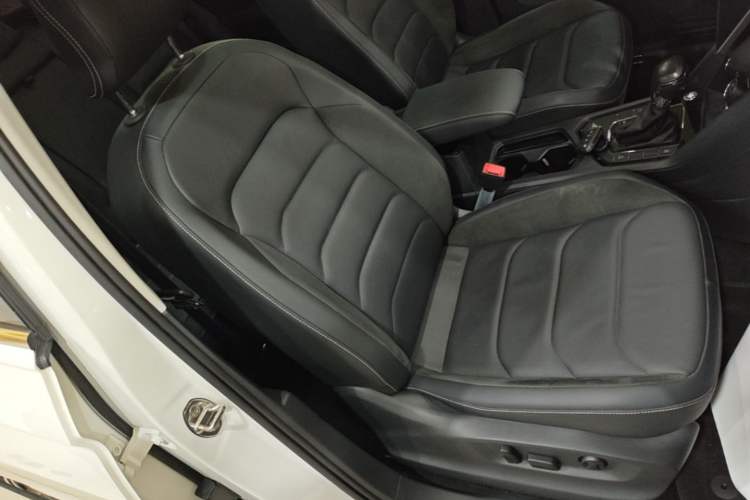 Used Volkswagen Tiguan L 2021 330TSI Automatic Two-Wheel Drive Smart Edition Right Front Seat