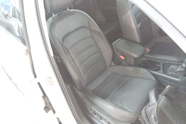 Used Volkswagen Tiguan L 2021 330TSI Automatic Two-Wheel Drive Smart Edition Right Front Seat