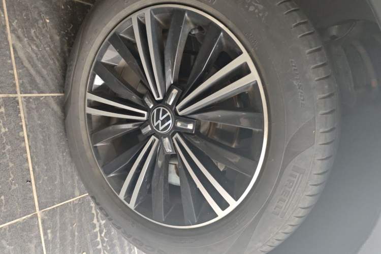 Used Volkswagen Tiguan L 2021 280TSI Automatic Two-Wheel Drive Smart Edition Right Front Wheel Hub