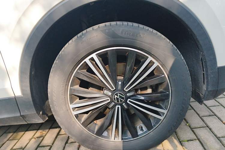 Used Volkswagen Tiguan L 2021 280TSI Automatic Two-Wheel Drive Smart Edition Right Front Wheel Hub