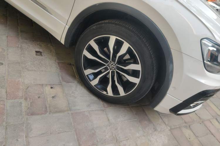 Used Volkswagen Tiguan L 2021 330TSI Automatic Two-Wheel Drive R-Line Enhanced Edition Right Front Wheel Hub