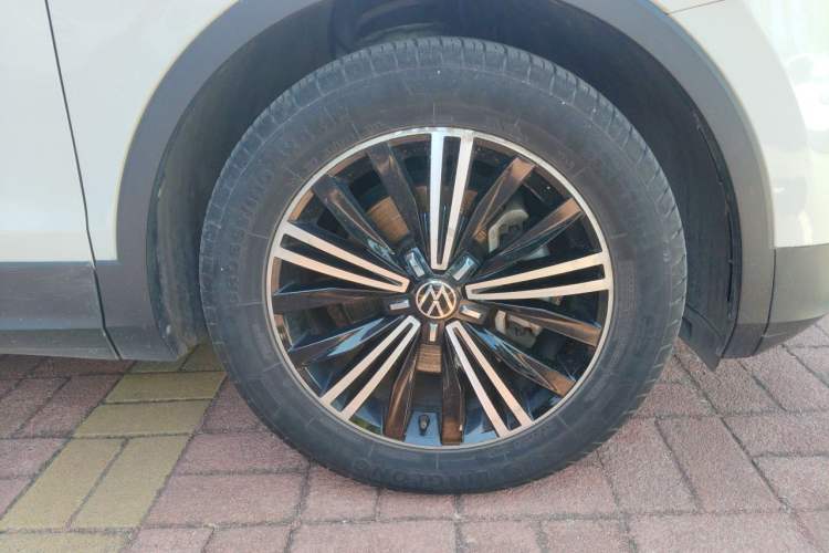 Used Volkswagen Tiguan L 2021 330TSI Automatic Two-Wheel Drive Smart Edition Right Front Wheel Hub