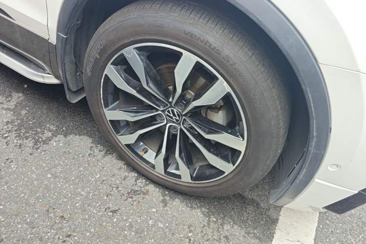 Used Volkswagen Tiguan L 2021 330TSI Automatic Two-Wheel Drive R-Line Enhanced Edition Right Front Wheel Hub