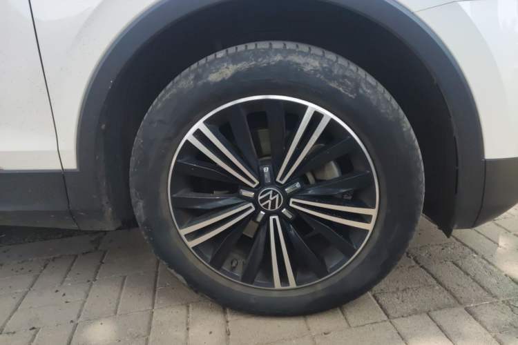 Used Volkswagen Tiguan L 2021 330TSI Automatic Two-Wheel Drive Smart Edition Right Front Wheel Hub