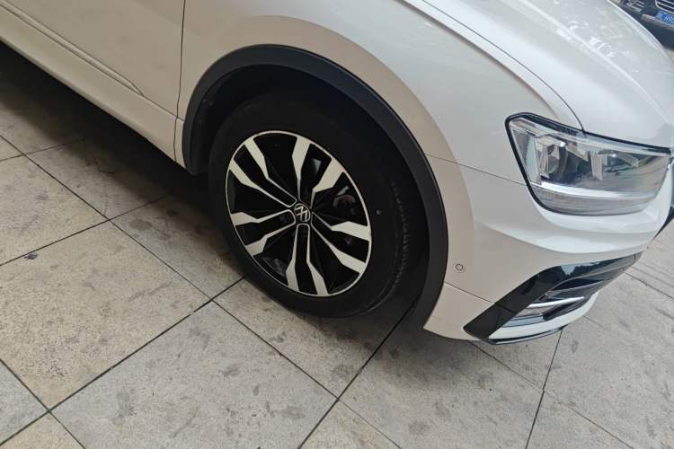 Used Volkswagen Tiguan L 2021 330TSI Automatic Two-Wheel Drive R-Line Enhanced Edition Right Front Wheel Hub