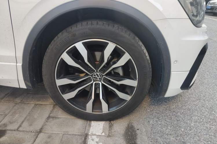 Used Volkswagen Tiguan L 2021 330TSI Automatic Two-Wheel Drive R-Line Enhanced Edition Right Front Wheel Hub
