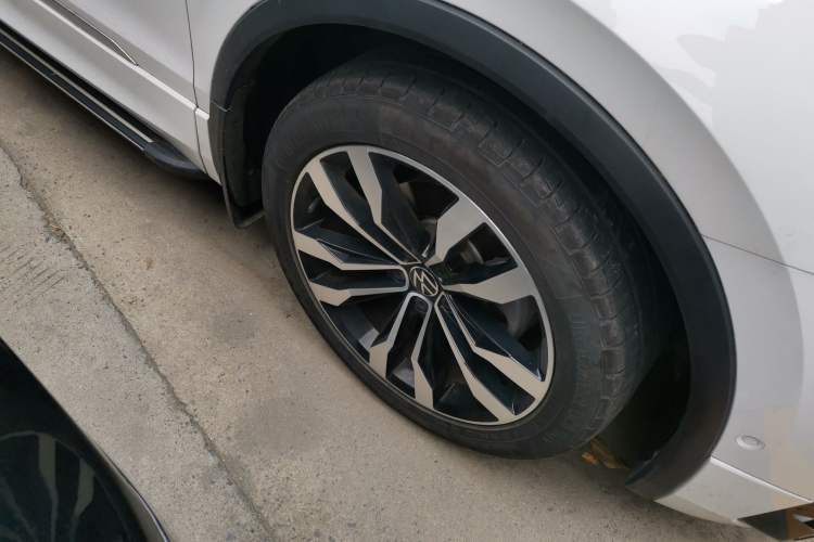 Used Volkswagen Tiguan L 2021 380TSI Automatic All-Wheel Drive R-Line Comfort Plus 7-Seater Right Front Wheel Hub