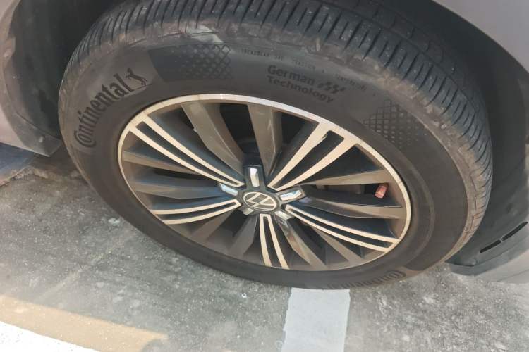 Used Volkswagen Tiguan L 2021 330TSI Automatic Two-Wheel Drive Smart Edition Right Front Wheel Hub