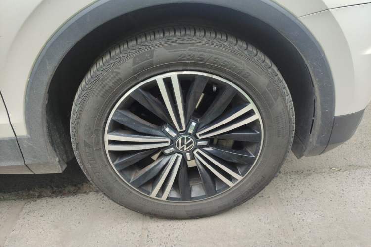 Used Volkswagen Tiguan L 2021 330TSI Automatic Two-Wheel Drive Smart Edition Right Front Wheel Hub