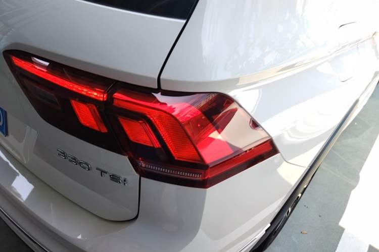 Used Volkswagen Tiguan L 2021 330TSI Automatic Two-Wheel Drive R-Line Enhanced Edition Right Rear Taillight