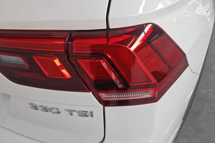 Used Volkswagen Tiguan L 2021 330TSI Automatic Two-Wheel Drive R-Line Enhanced Edition Right Rear Taillight