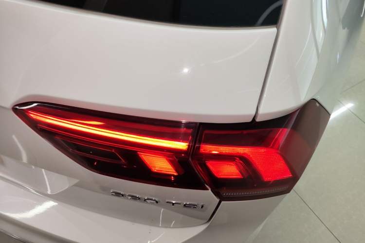 Used Volkswagen Tiguan L 2021 330TSI Automatic Two-Wheel Drive Smart Edition Right Rear Taillight