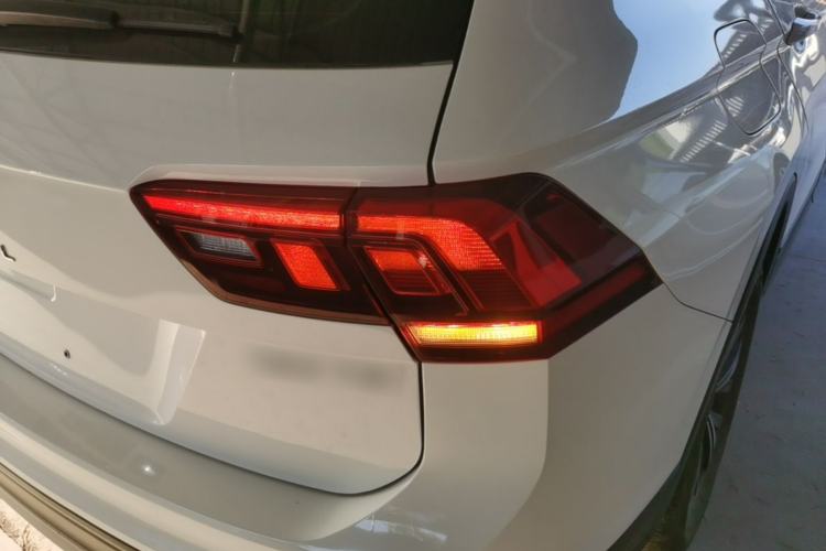 Used Volkswagen Tiguan L 2021 280TSI Automatic Two-Wheel Drive Comfort Edition – Low-Trim Version Right Rear Taillight