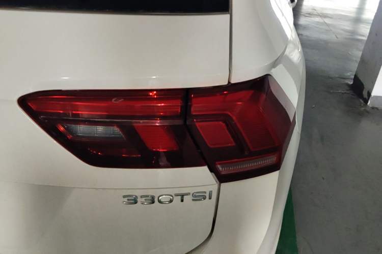 Used Volkswagen Tiguan L 2021 330TSI Automatic Two-Wheel Drive R-Line Enhanced Edition Right Rear Taillight