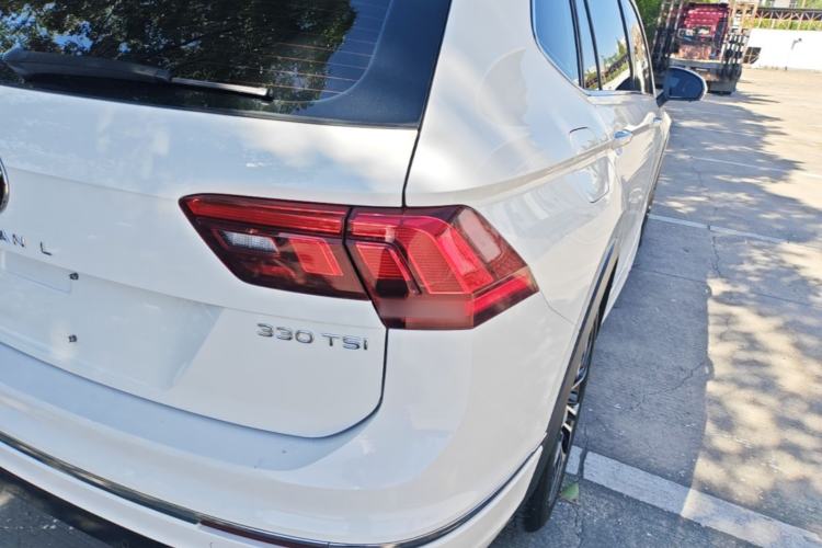 Used Volkswagen Tiguan L 2021 330TSI Automatic Two-Wheel Drive R-Line Enhanced Edition Right Rear Taillight