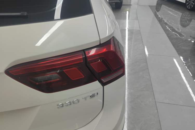 Used Volkswagen Tiguan L 2021 330TSI Automatic Two-Wheel Drive R-Line Enhanced Edition Right Rear Taillight