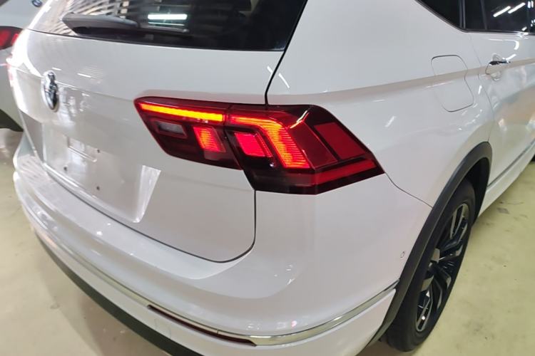 Used Volkswagen Tiguan L 2021 330TSI Automatic Two-Wheel Drive R-Line Enhanced Edition Right Rear Taillight