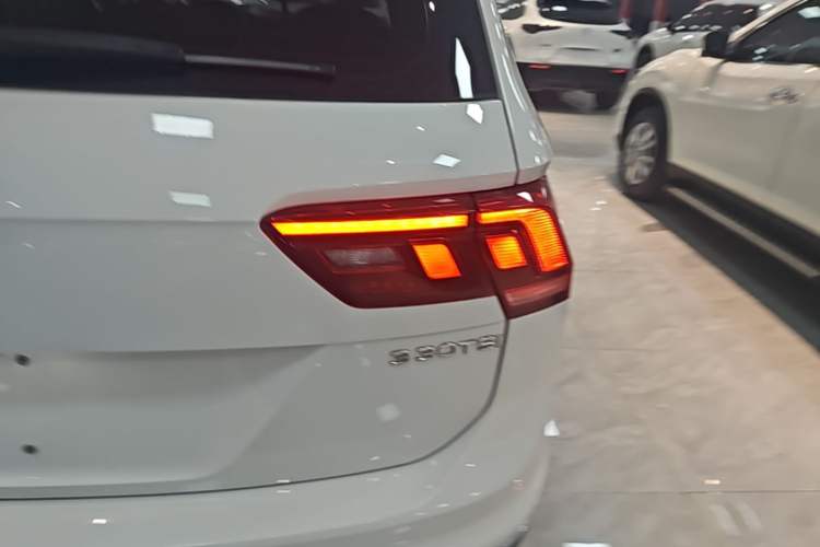 Used Volkswagen Tiguan L 2021 330TSI Automatic Two-Wheel Drive Smart Edition Right Rear Taillight