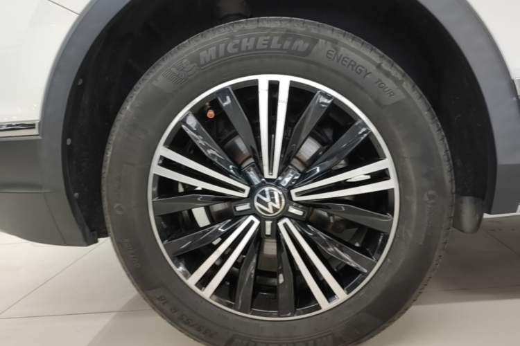 Used Volkswagen Tiguan L 2021 330TSI Automatic Two-Wheel Drive Smart Edition Right Rear Wheel Hub