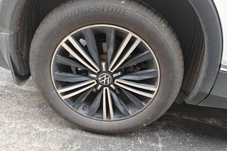 Used Volkswagen Tiguan L 2021 330TSI Automatic Two-Wheel Drive Smart Edition Right Rear Wheel Hub