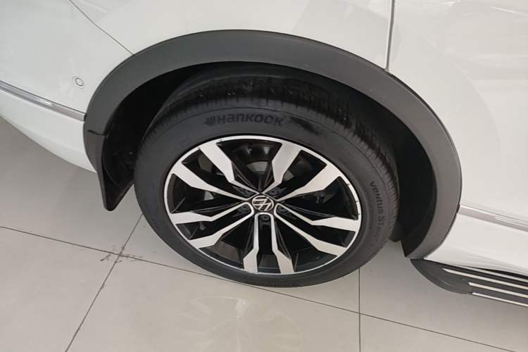 Used Volkswagen Tiguan L 2021 330TSI Automatic Two-Wheel Drive R-Line Enhanced Edition Right Rear Wheel Hub