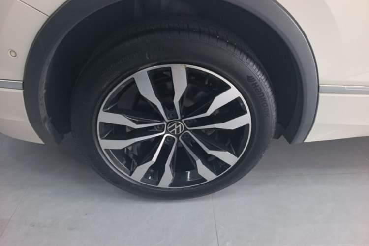 Used Volkswagen Tiguan L 2021 330TSI Automatic Two-Wheel Drive R-Line Enhanced Edition Right Rear Wheel Hub