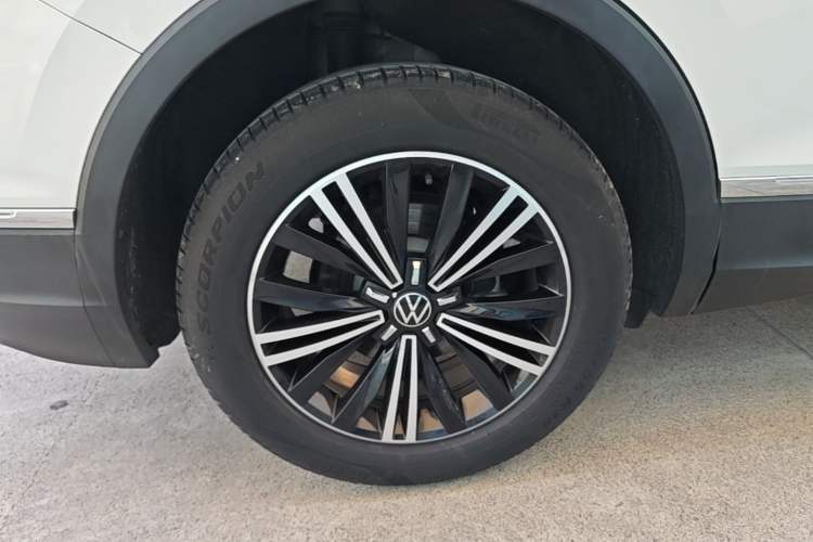 Used Volkswagen Tiguan L 2021 330TSI Automatic Two-Wheel Drive Smart Edition Right Rear Wheel Hub