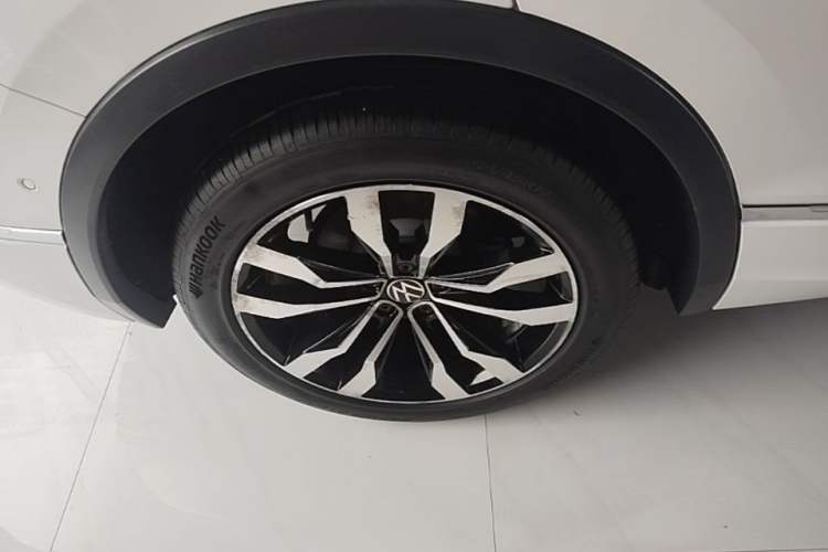 Used Volkswagen Tiguan L 2021 330TSI Automatic Two-Wheel Drive R-Line Enhanced Edition Right Rear Wheel Hub