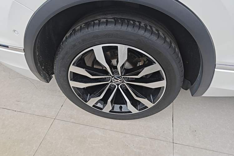 Used Volkswagen Tiguan L 2021 330TSI Automatic Two-Wheel Drive R-Line Enhanced Edition Right Rear Wheel Hub