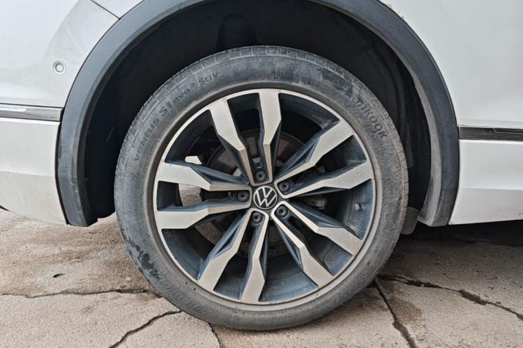 Used Volkswagen Tiguan L 2021 330TSI Automatic Two-Wheel Drive R-Line Enhanced Edition Right Rear Wheel Hub