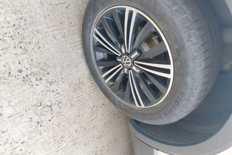 Used Volkswagen Tiguan L 2021 330TSI Automatic Two-Wheel Drive Smart Edition Right Rear Wheel Hub