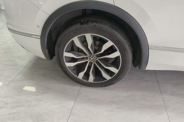 Used Volkswagen Tiguan L 2021 330TSI Automatic Two-Wheel Drive R-Line Enhanced Edition Right Rear Wheel Hub
