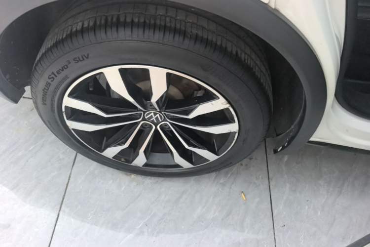 Used Volkswagen Tiguan L 2021 330TSI Automatic Two-Wheel Drive R-Line Enhanced Edition Right Rear Wheel Hub