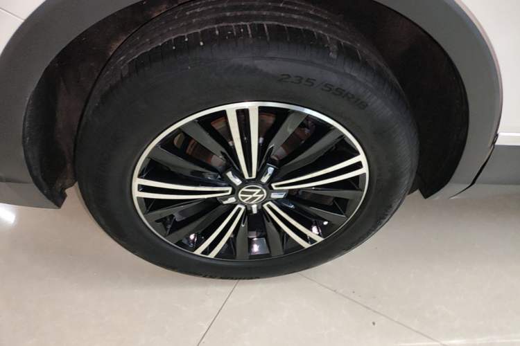 Used Volkswagen Tiguan L 2021 330TSI Automatic Two-Wheel Drive Smart Edition Right Rear Wheel Hub