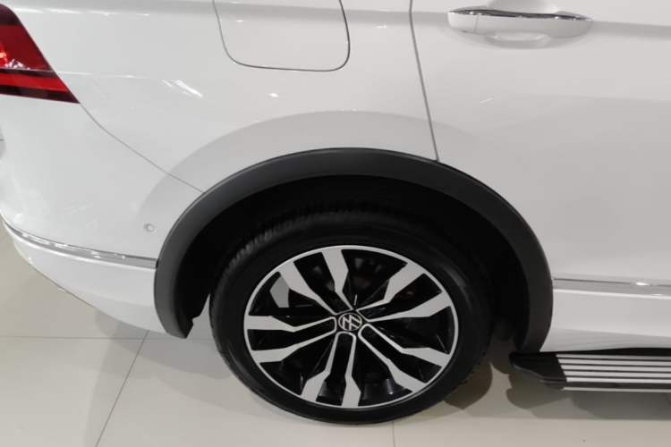 Used Volkswagen Tiguan L 2021 330TSI Automatic Two-Wheel Drive R-Line Enhanced Edition Right Rear Wheel Hub