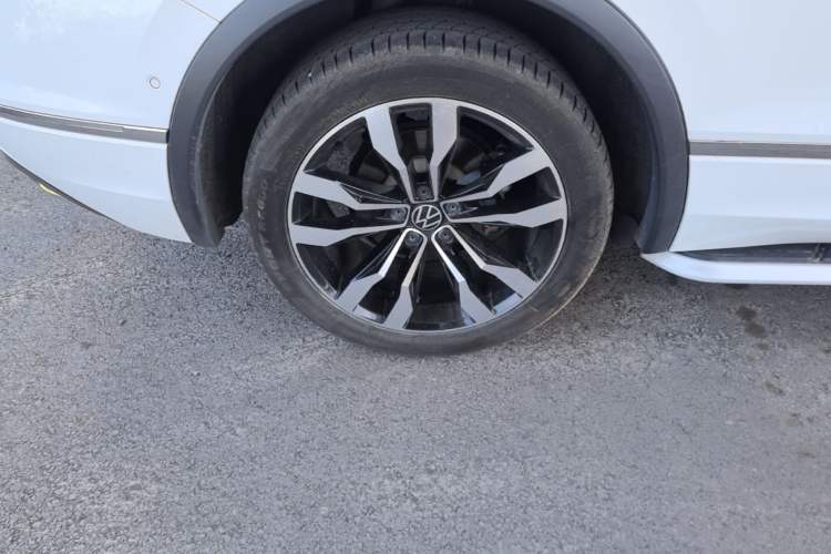 Used Volkswagen Tiguan L 2021 330TSI Automatic Two-Wheel Drive R-Line Flagship Edition Right Rear Wheel Hub