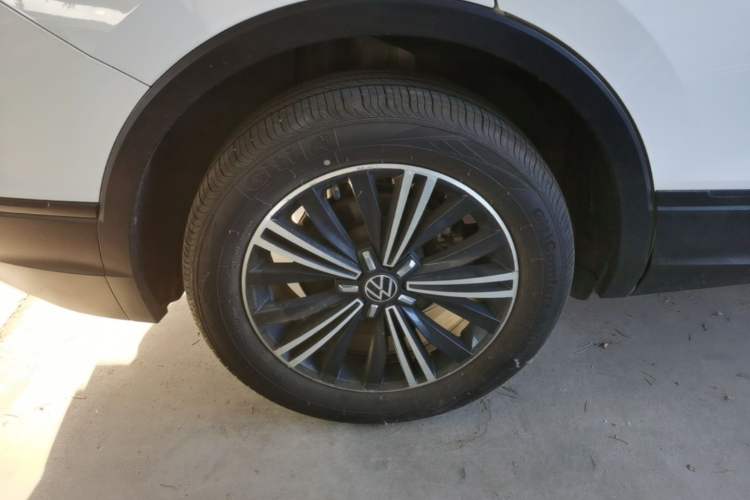 Used Volkswagen Tiguan L 2021 280TSI Automatic Two-Wheel Drive Comfort Edition – Low-Trim Version Right Rear Wheel Hub