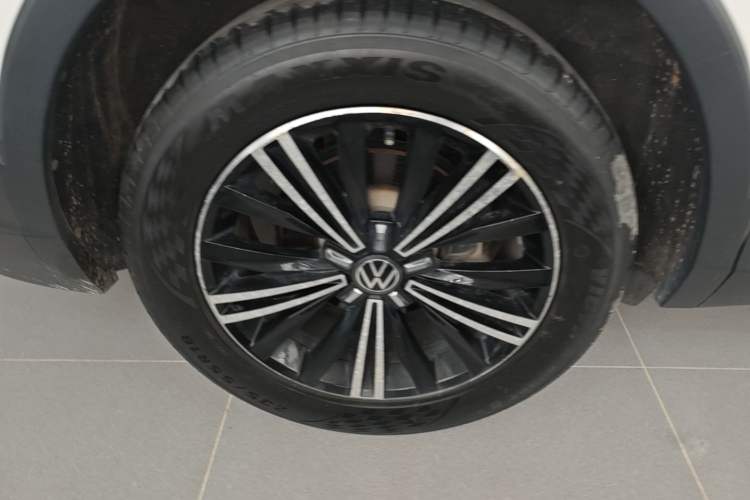 Used Volkswagen Tiguan L 2021 330TSI Automatic Two-Wheel Drive Smart Edition Right Rear Wheel Hub