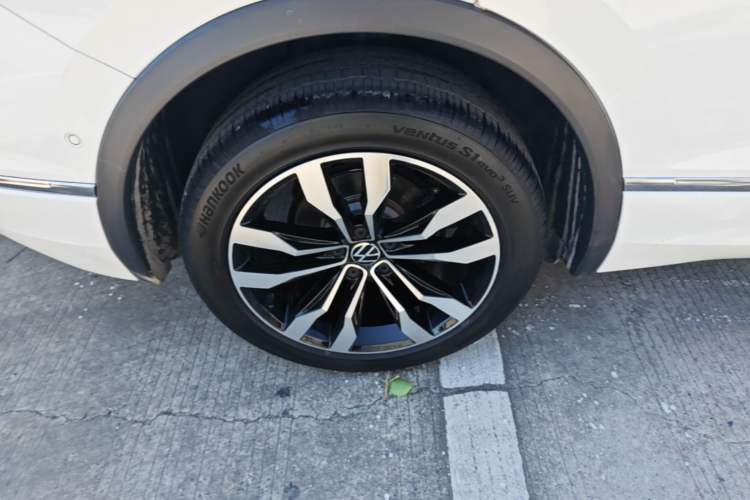 Used Volkswagen Tiguan L 2021 330TSI Automatic Two-Wheel Drive R-Line Enhanced Edition Right Rear Wheel Hub