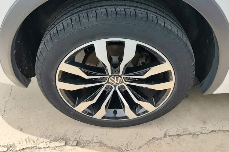 Used Volkswagen Tiguan L 2021 330TSI Automatic Two-Wheel Drive R-Line Enhanced Edition Right Rear Wheel Hub
