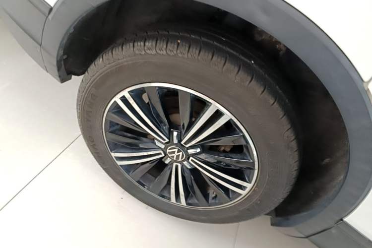 Used Volkswagen Tiguan L 2021 330TSI Automatic Two-Wheel Drive Comfort Edition Right Rear Wheel Hub
