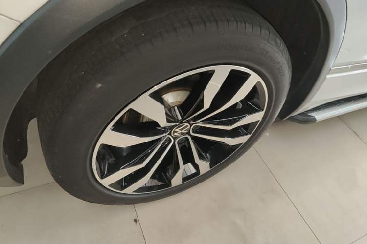 Used Volkswagen Tiguan L 2021 330TSI Automatic Two-Wheel Drive R-Line Enhanced Edition Right Rear Wheel Hub