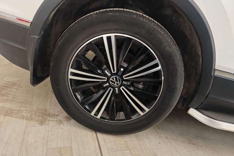 Used Volkswagen Tiguan L 2021 330TSI Automatic Two-Wheel Drive Smart Edition Right Rear Wheel Hub