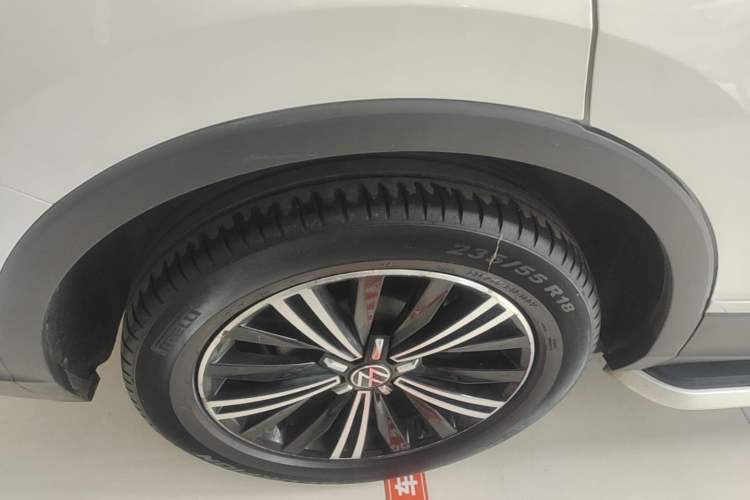 Used Volkswagen Tiguan L 2021 280TSI Automatic Two-Wheel Drive Smart Edition Right Rear Wheel Hub