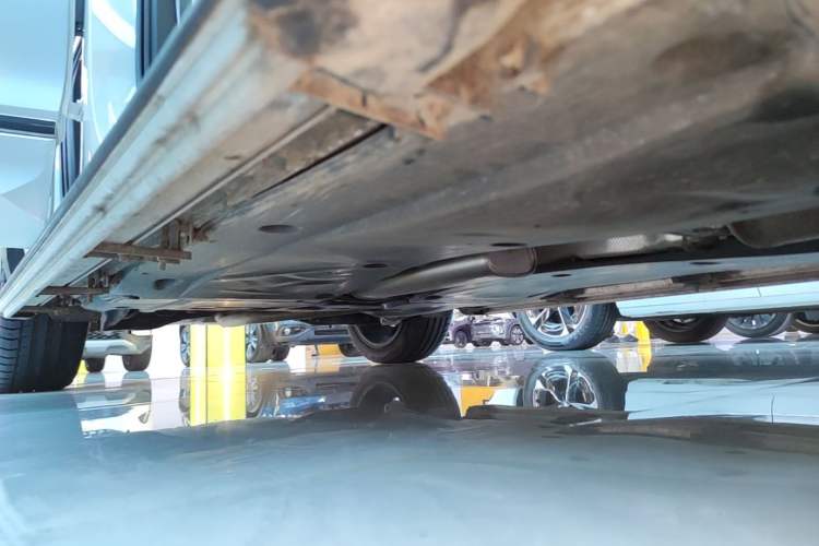 Used Volkswagen Tiguan L 2021 330TSI Automatic Two-Wheel Drive R-Line Flagship Edition Right Side Sill