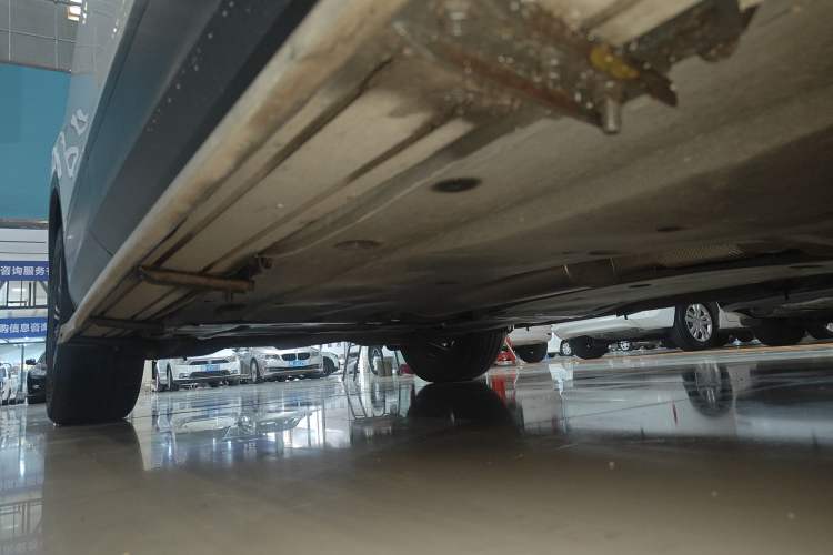 Used Volkswagen Tiguan L 2021 280TSI Automatic Two-Wheel Drive Comfort Edition – Low-Trim Version Right Side Sill