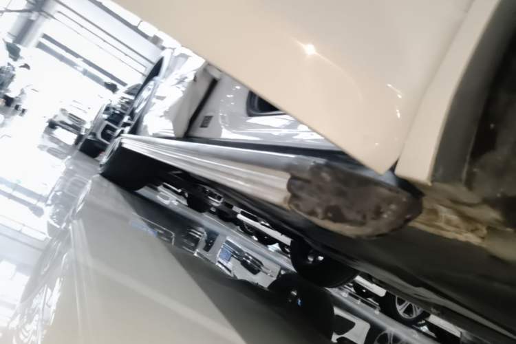 Used Volkswagen Tiguan L 2021 330TSI Automatic Two-Wheel Drive R-Line Enhanced Edition Right Side Sill