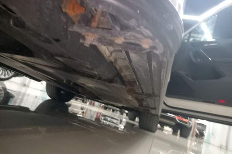 Used Volkswagen Tiguan L 2021 330TSI Automatic Two-Wheel Drive R-Line Enhanced Edition Right Side Sill