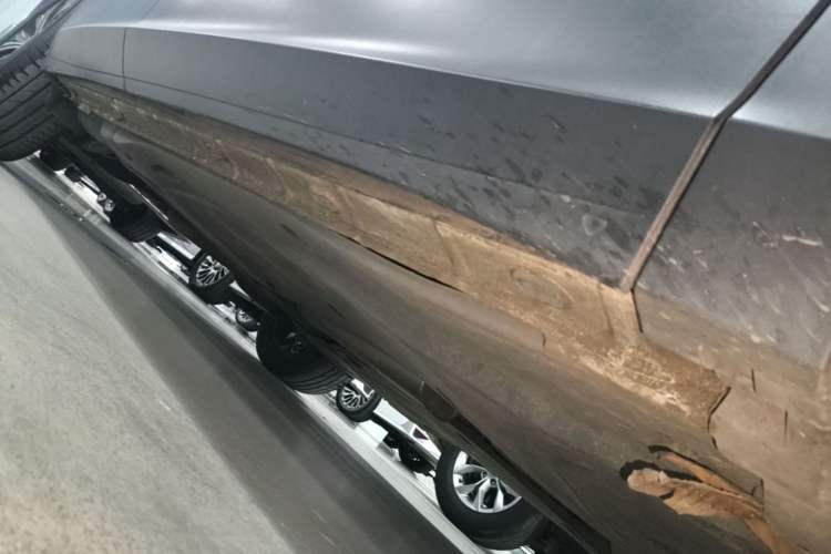 Used Volkswagen Tiguan L 2021 330TSI Automatic Two-Wheel Drive Smart Edition Right Side Sill